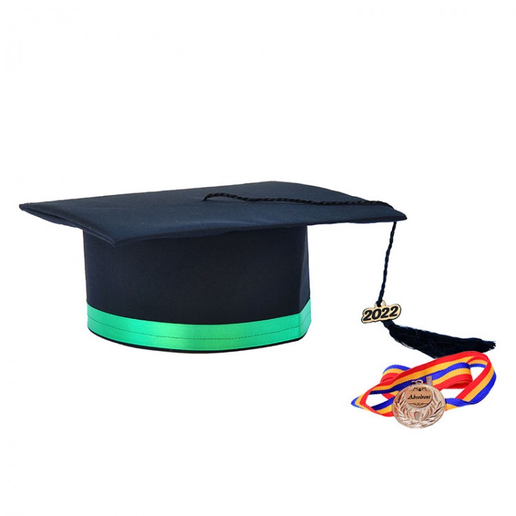 Toca Absolvire neagra cu bentita verde + medalie - Toci clasa 4 - robefestivitatiabsolvire.ro
