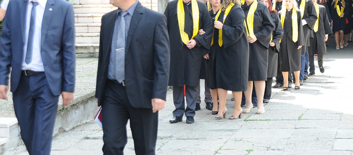 Robe Festivitati Absolvire in Alba Iulia | Vanzari Robe Festivitatii Absolvire in Alba Iulia